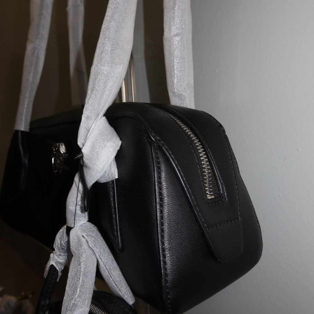 DKNY TIANA BOWLING BAG