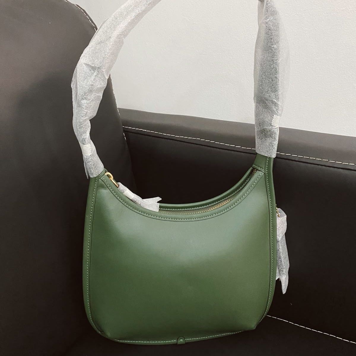 Curve Zip Bag