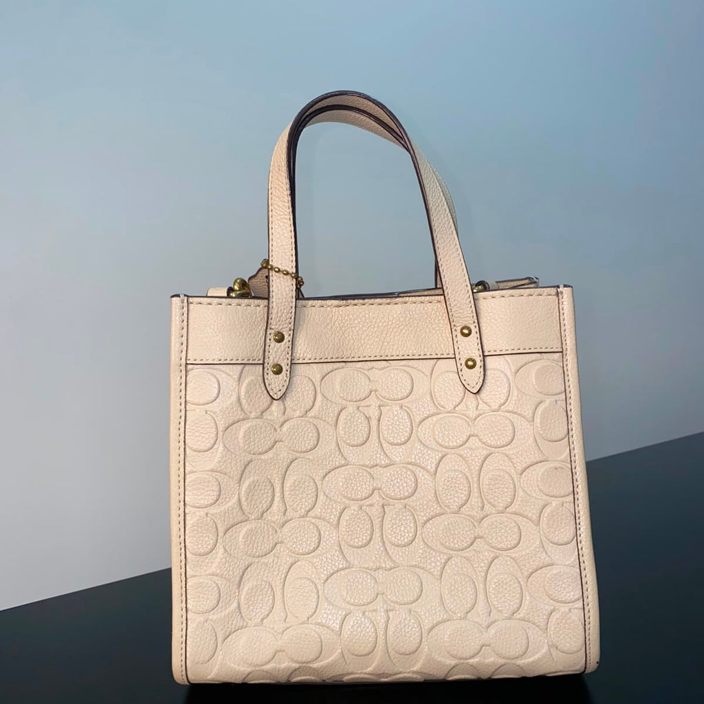 Field Tote 22 In Signature Leather