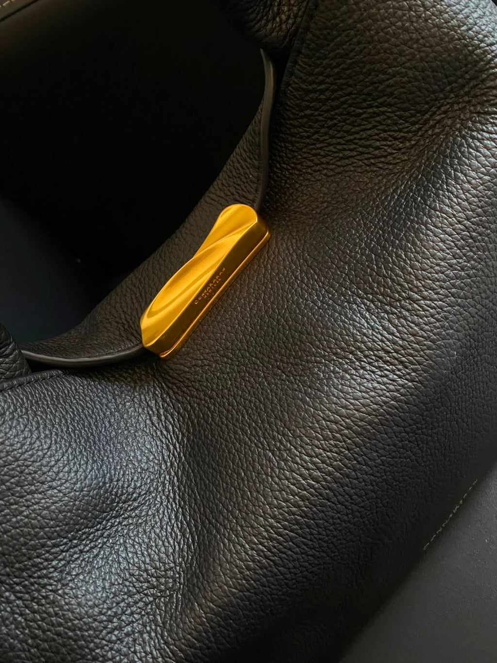 DONNA KARAN Amagansett Shoulder Bag