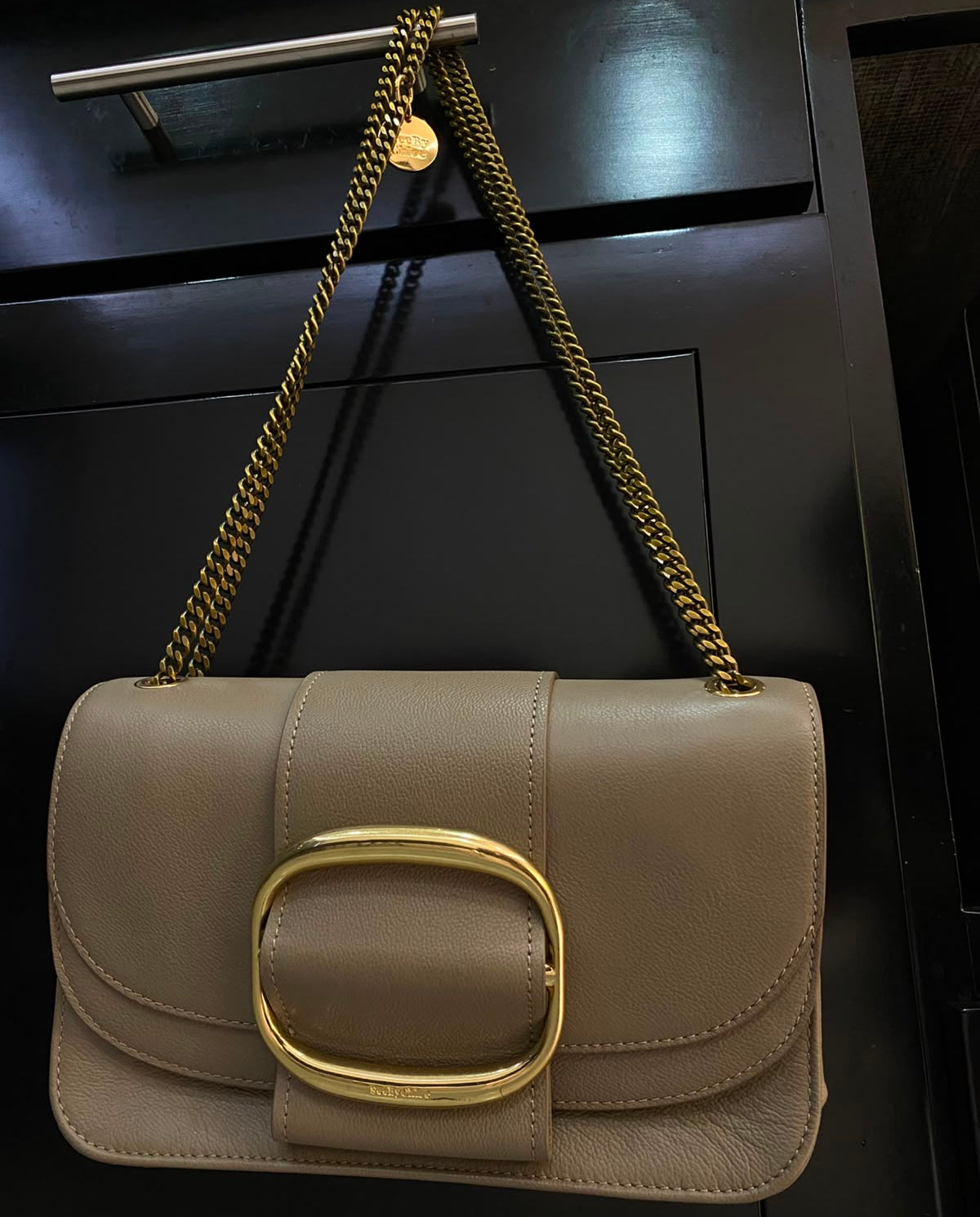 Hopper Medium Leather Crossbody