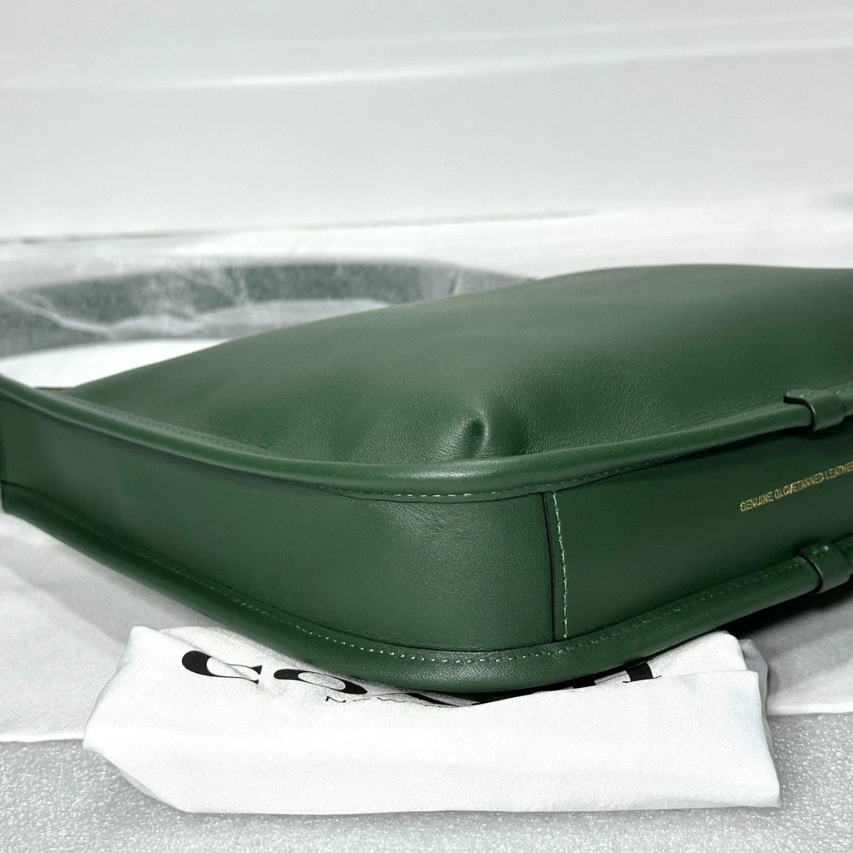Curve Zip Bag
